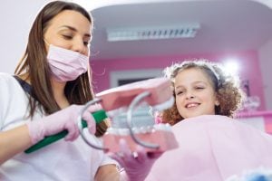 child at the dentist