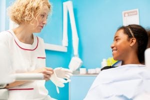 child with dentist 